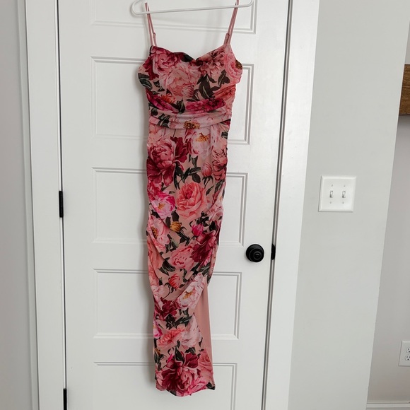 Express Floral Ruched Midi Dress - Picture 5 of 8